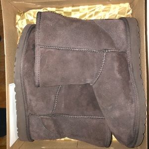 100% authentic short chocolate brown uggs